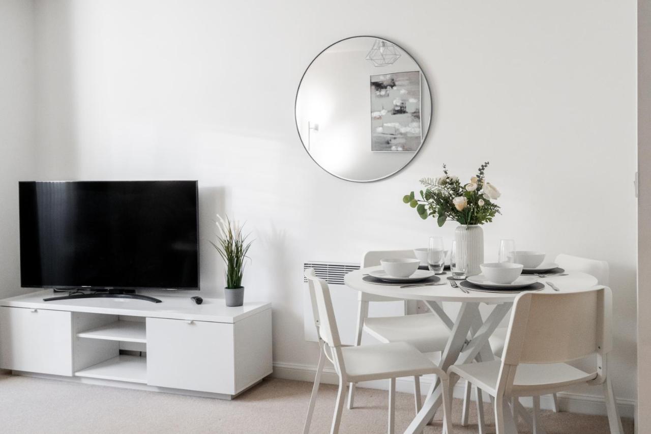 Lovely Modern 2 Bed City Centre Apartment With Free Parking - Double Or Twin Beds Available Wolverhampton Exterior foto