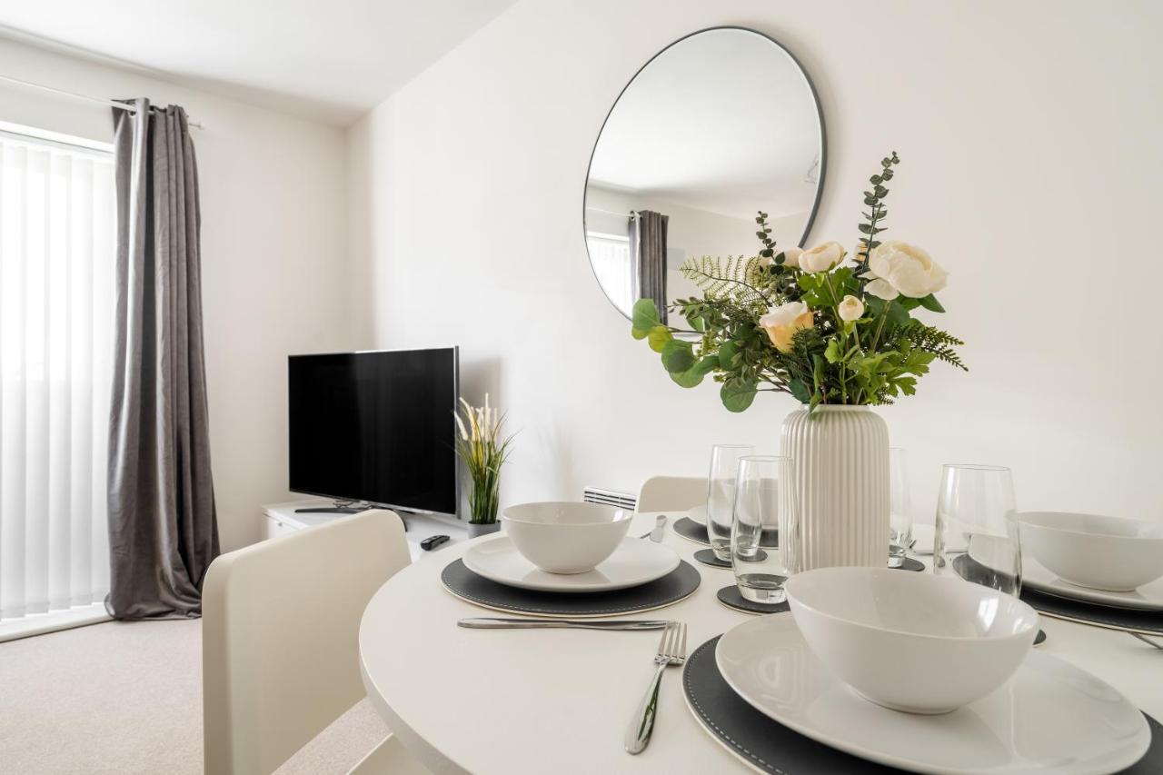 Lovely Modern 2 Bed City Centre Apartment With Free Parking - Double Or Twin Beds Available Wolverhampton Exterior foto