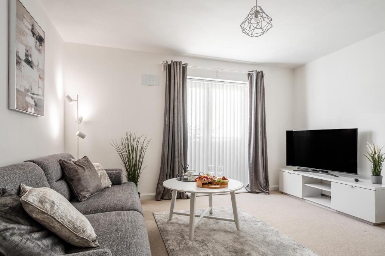 Lovely Modern 2 Bed City Centre Apartment With Free Parking - Double Or Twin Beds Available Wolverhampton Exterior foto