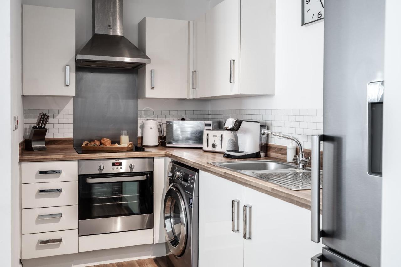 Lovely Modern 2 Bed City Centre Apartment With Free Parking - Double Or Twin Beds Available Wolverhampton Exterior foto